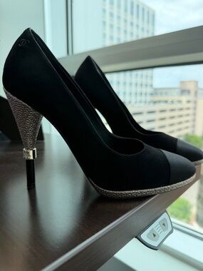 Chanel Black Suede Cap Toe Heel Pumps size 37